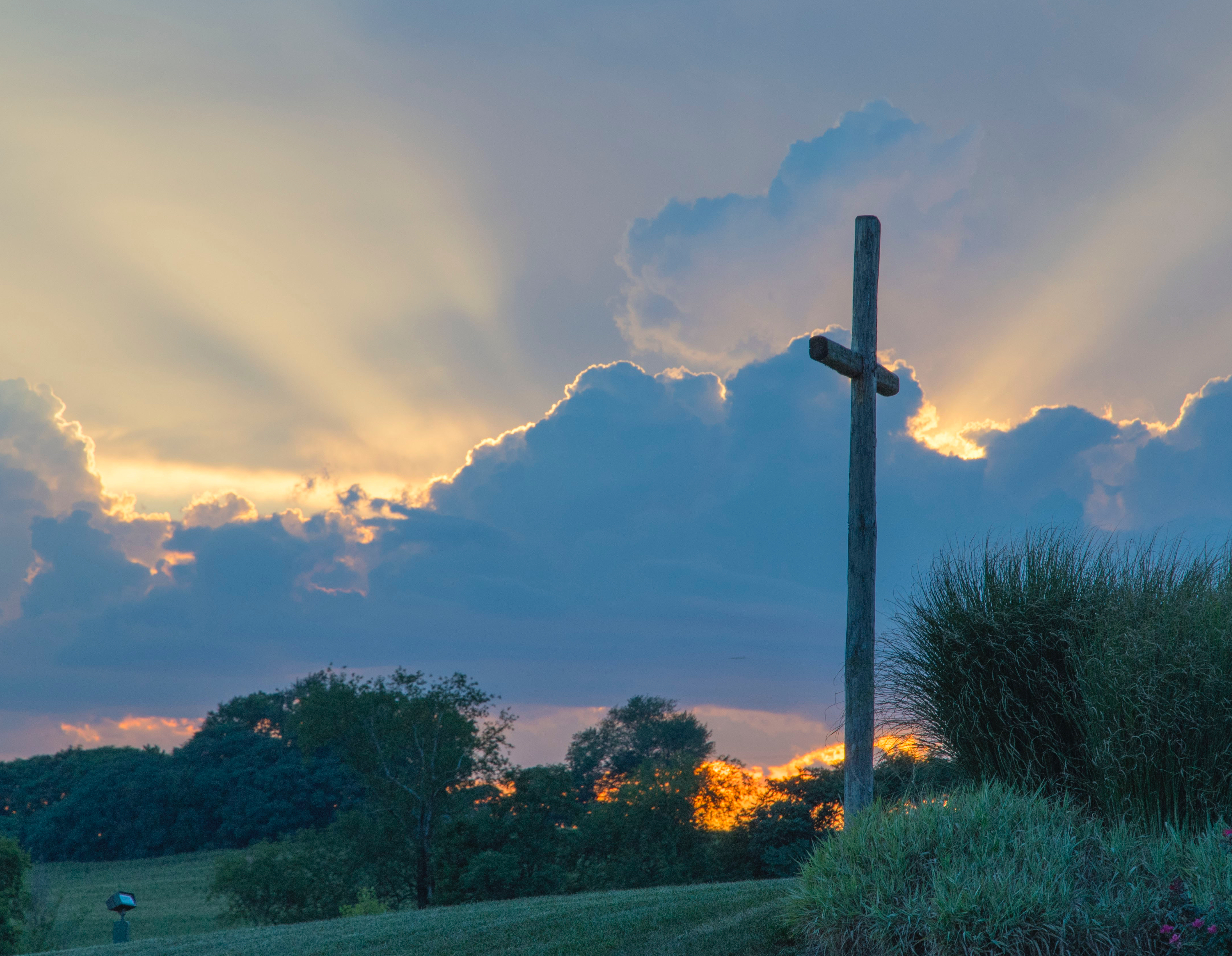 cross pexels-photo-635699