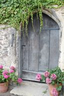architecture-door-exterior-162057
