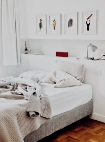 photography-of-bedroom-1034584