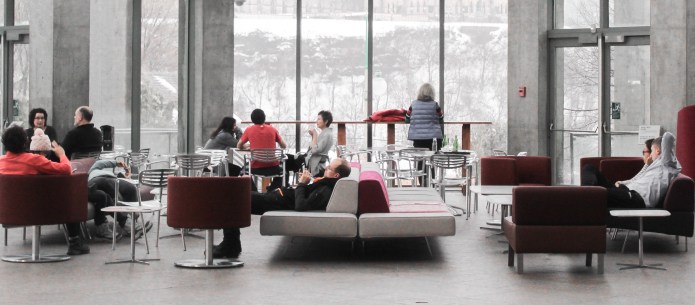 people-in-couch-1024248